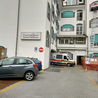 Stipendi a rischio, l'impegno di Asl 1 e Regione è farsi carico dell'organico della Sant'Anna Stipendi a rischio, l'impegno di Asl 1 e Regione è farsi carico dell'organico della Sant'Anna