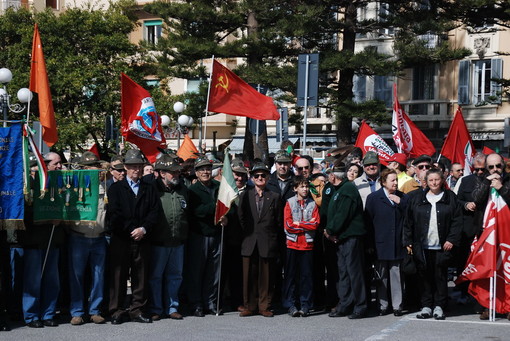 Partigiani, fascismo e Festa della Liberazione: Lorenzo risponde a Piefrancesca e Ivana Partigiani, fascismo e Festa della Liberazione: Lorenzo risponde a Piefrancesca e Ivana