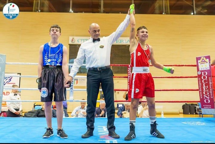 Boxe, nel fine settimana a Imperia trionfano Simoni e Zecchinati (foto) Boxe, nel fine settimana a Imperia trionfano Simoni e Zecchinati (foto)