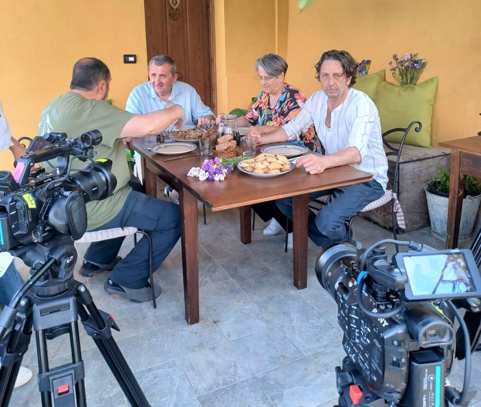 Gambero Rosso channel: giovedì 20 luglio telecamere puntate su Pigna con la trasmissione “Invita Vito”. Gambero Rosso channel: giovedì 20 luglio telecamere puntate su Pigna con la trasmissione “Invita Vito”.