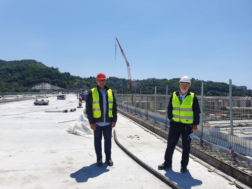Ponte di Genova, Toti: "Una grande emozione e un momento storico camminare per la prima volta sul ponte. Questo è il modello Genova che qualcuno ancora denigra per incapacità o paura" Ponte di Genova, Toti: "Una grande emozione e un momento storico camminare per la prima volta sul ponte. Questo è il modello Genova che qualcuno ancora denigra per incapacità o paura"