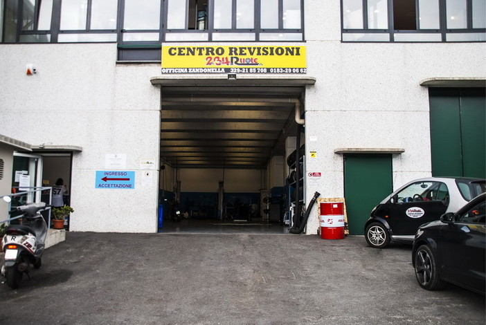 Cerchi lavoro? 234ruote di Imperia è alla ricerca di una figura da inserire con contratto a tempo pieno Cerchi lavoro? 234ruote di Imperia è alla ricerca di una figura da inserire con contratto a tempo pieno