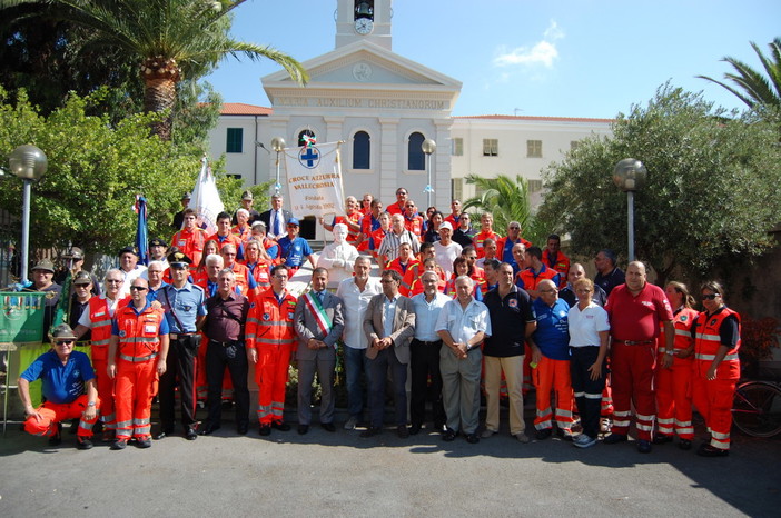 Vallecrosia: festa per il ventennale della Croce Azzurra, i ringraziamenti del presidente Giuseppe Agate Vallecrosia: festa per il ventennale della Croce Azzurra, i ringraziamenti del presidente Giuseppe Agate