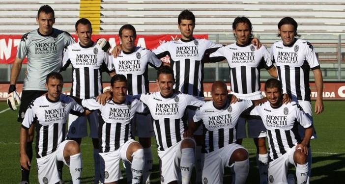 Imperia: in arrivo il Siena Calcio, nel primo pomeriggio il primo allenamento Imperia: in arrivo il Siena Calcio, nel primo pomeriggio il primo allenamento