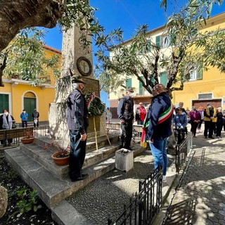 Riva Ligure: celebrazione istituzionale in piazza Matteotti per la Festa della Liberazione Riva Ligure: celebrazione istituzionale in piazza Matteotti per la Festa della Liberazione