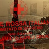 Grave atto vandalico ai danni del comitato di Sanremo della Croce Rossa: pietre contro le vetrate (foto)