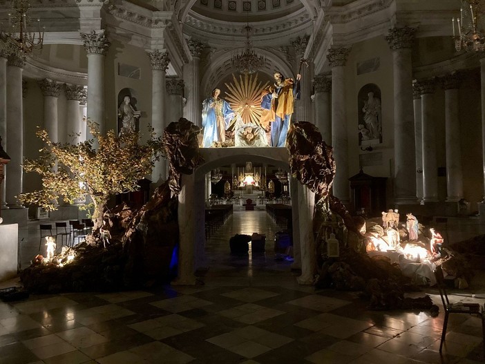 Imperia, la magia del Natale nel presepe della Cattedrale di San Maurizio a Porto (foto) Imperia, la magia del Natale nel presepe della Cattedrale di San Maurizio a Porto (foto)