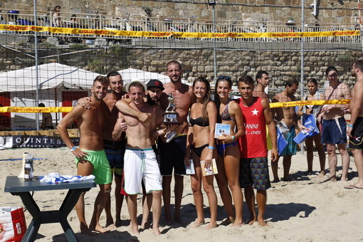 Volley: nell'ultimo weekend alla spiaggia dei 'Tre Ponti' la '24 ore di beach volley 4x4 misto' Volley: nell'ultimo weekend alla spiaggia dei 'Tre Ponti' la '24 ore di beach volley 4x4 misto'