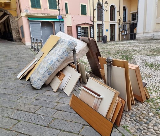 Task force per reati ambientali a Sanremo: in cinque mesi 750 sanzioni e diverse denunce penali (foto) Task force per reati ambientali a Sanremo: in cinque mesi 750 sanzioni e diverse denunce penali (foto)