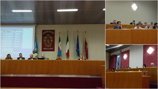 Gestione delle funzioni del segretario generale: approvata all'unanimità convenzione tra Ventimiglia e Dolceacqua Gestione delle funzioni del segretario generale: approvata all'unanimità convenzione tra Ventimiglia e Dolceacqua