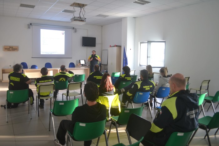 Prosegue la collaborazione fra la Protezione Civile SS. Trinità di Imperia e le squadre della vicina provincia di Savona Prosegue la collaborazione fra la Protezione Civile SS. Trinità di Imperia e le squadre della vicina provincia di Savona