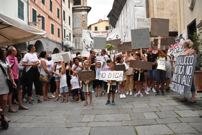 Confermato il 'No alla diga di Glori': il sindaco di Badalucco "E' la vittoria di tutto il territorio imperiese" Confermato il 'No alla diga di Glori': il sindaco di Badalucco "E' la vittoria di tutto il territorio imperiese"