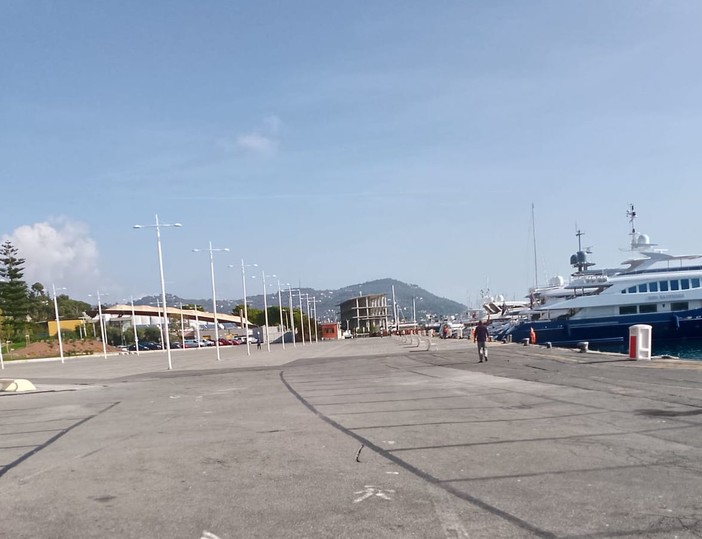 Imperia, marinaio derubato del monopattino: il ricettatore rintracciato a tempo di record e denunciato. È accaduto nel nuovo porto turistico (foto) Imperia, marinaio derubato del monopattino: il ricettatore rintracciato a tempo di record e denunciato. È accaduto nel nuovo porto turistico (foto)