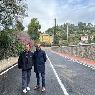 Bordighera, nuovo marciapiede in via Coggiola. Ingenito: "Da oggi la strada è più sicura"