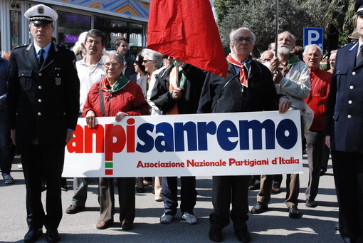 Corona per la Legio Matutia: l'Anpi non � d'accordo