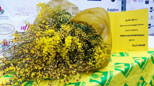 Sanremo 2023: da Coldiretti un mazzo di fiori a Blanco e un invito a visitare le serre dove vengono prodotti