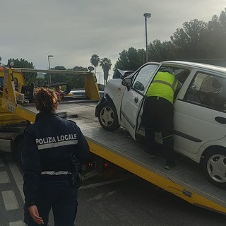 Imperia, perde il controllo della propria auto e centra in pieno un Suv: grave 50enne (foto)