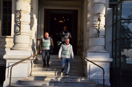 Sanremo: ecco gli 81 nomi rimanenti nell'inchiesta della Gdf dei cosiddetti 'furbetti del cartellino'