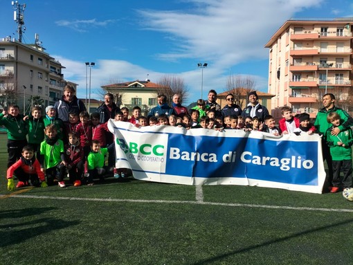 Calcio, l'oratorio Don Bosco ospita amichevoli: scendono in campo i 2015 (Foto e video)