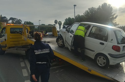 Imperia, perde il controllo della propria auto e centra in pieno un Suv: grave 50enne (foto) Imperia, perde il controllo della propria auto e centra in pieno un Suv: grave 50enne (foto)