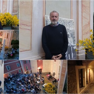 Vallebona, piazza XX Settembre gremita per l'incontro con il poeta e scrittore Franco Arminio (Foto e video) Vallebona, piazza XX Settembre gremita per l'incontro con il poeta e scrittore Franco Arminio (Foto e video)