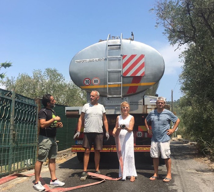 Cervo, vietato l'uso potabile dell'acqua. Il sindaco Cha firma l'ordinanza: "Per tutelare la cittadinanza con ogni mezzo" Cervo, vietato l'uso potabile dell'acqua. Il sindaco Cha firma l'ordinanza: "Per tutelare la cittadinanza con ogni mezzo"
