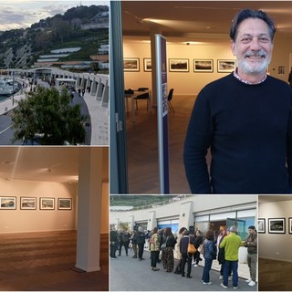 Ventimiglia, &quot;Onda-te di musica e poesia&quot; chiude la mostra fotografica di Saverio Chiappalone (Foto e video)