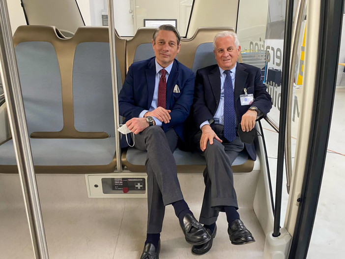 Imperia, Scajola in Germania per visionare le navette senza conducente destinate alla Ciclabile: “Grazie a sofisticati algoritmi di sicurezza il rischio è quasi zero” (foto)