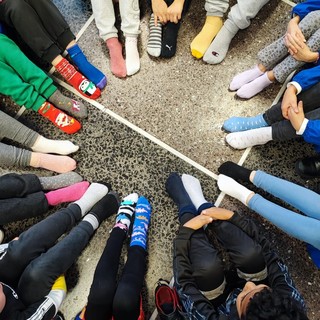 Sanremo, alla Rodari la Giornata dei calzini spaiati: in classe letti racconti sulle diversità (foto) Sanremo, alla Rodari la Giornata dei calzini spaiati: in classe letti racconti sulle diversità (foto)