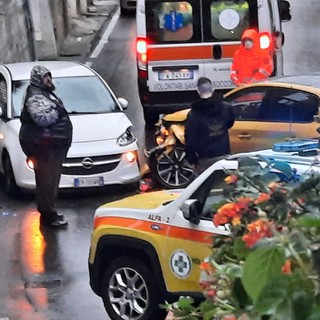 Sanremo, incidente in via Duca degli Abruzzi: settantenne in ospedale (foto) Sanremo, incidente in via Duca degli Abruzzi: settantenne in ospedale (foto)