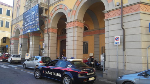 Imperia: aggredisce verbalmente gli operatori dei servizi sociali, 48enne allontanato dalle Forze dell'Ordine