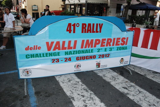 41° Rally Valli Imperiesi: dopo la 6a prova speciale Danilo Ameglio prende il comando 41° Rally Valli Imperiesi: dopo la 6a prova speciale Danilo Ameglio prende il comando