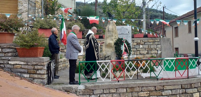 Aurigo: ricordata oggi la ricorrenza dell'Unità Nazionale e la Festa delle Forze Armate Aurigo: ricordata oggi la ricorrenza dell'Unità Nazionale e la Festa delle Forze Armate