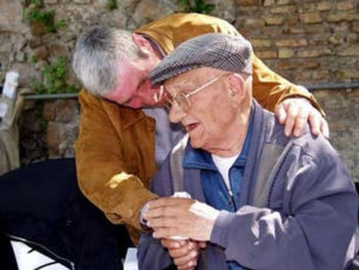 Il Comune di Badalucco lancia appello "AAA Nonni Civici cercasi", un progetto di volontariato per l'invecchiamento attivo