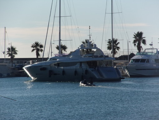 Imperia, chiesto il dissequestro del mega yacht 'New Vogue': "Non è russo, ma è di una società ucraina" Imperia, chiesto il dissequestro del mega yacht 'New Vogue': "Non è russo, ma è di una società ucraina"