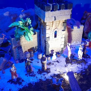 Imperia, i riti della Settimana Santa: in San Giovanni a Oneglia visitabile il presepe pasquale di Mino Gorlero (foto e video)