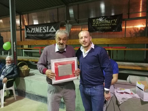 Ventimiglia: grande festa per il 60° compleanno dell’Unione Bocciofila di Roverino, a premiare i soci meritevoli il Sindaco Ioculano