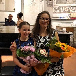 Cervo: durante il concerto della giovane pianista Kloi Malaj, raccolti 560 euro per l'associazione 'Sorridiconpietro'