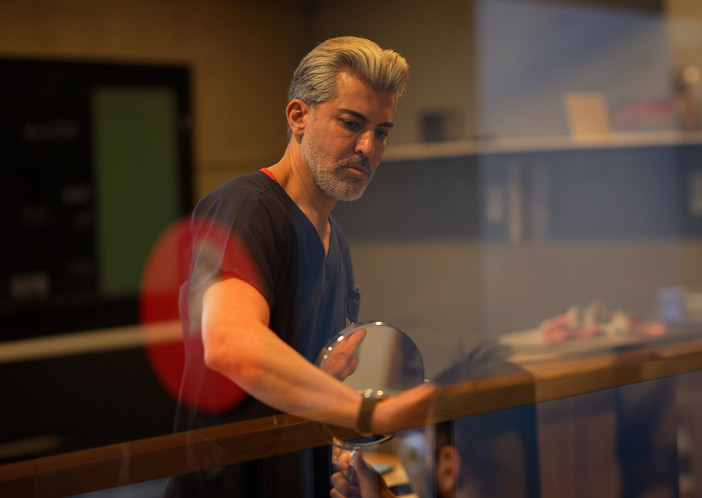 Caduta dei capelli: quando è un segnale di salute e quando preoccuparsi Caduta dei capelli: quando è un segnale di salute e quando preoccuparsi