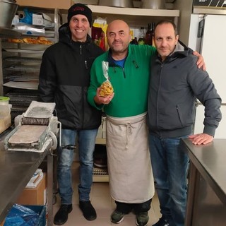 I "Belinetti alla cipolla egiziana" deliziano anche la vicina Francia