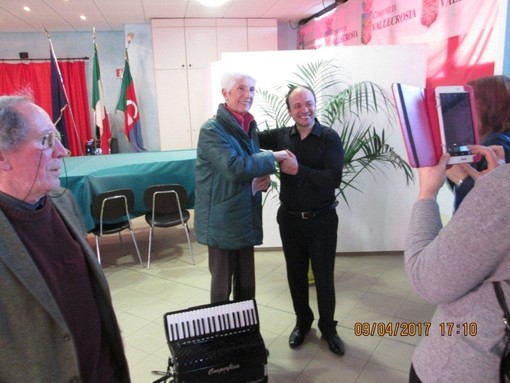 Vallecrosia: gran finale e grande successo per il recital di fisarmonica con Gianluca Campi Vallecrosia: gran finale e grande successo per il recital di fisarmonica con Gianluca Campi