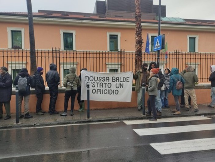 Processo Moussa Balde a Imperia, 'I 'Solidali': "Presidio contro il razzismo e i Cpr" Processo Moussa Balde a Imperia, 'I 'Solidali': "Presidio contro il razzismo e i Cpr"