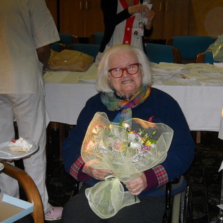 Sanremo: festeggiati sabato scorso a 'Casa Serena' i 90 anni di una ospite di Vercelli