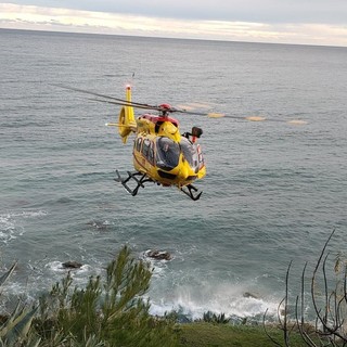 Sanremo: scontro tra un'auto e uno scooter in corso Mazzini, 46enne portato in elicottero a Pietra Ligure