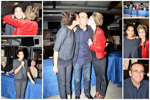 Carlo Conti con le due vincitrici di Area Sanremo