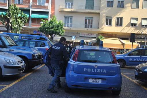 Ventimiglia: la Polizia sventa un furto ai danni di un negozio, tre stranieri arrestati in flagranza