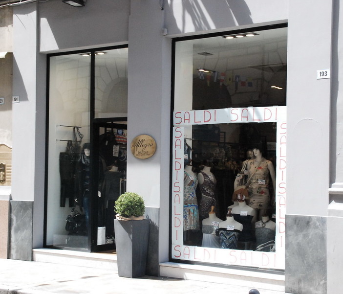 Sanremo: il titolare di 'Allegra Boutique': "Non vendo a nessuno il negozio!" Sanremo: il titolare di 'Allegra Boutique': "Non vendo a nessuno il negozio!"