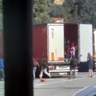 Migranti frustati a Ventimiglia, il consigliere regionale Enrico Ioculano a Radio Cusano Campus: "La violenza contro i migranti è una barbarie inaccettabile"