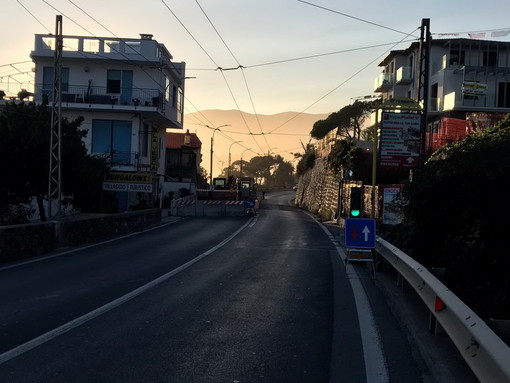 Sanremo: stasera arriva la tubazione per i lavori de 'La Vesca', Aurelia chiusa dalle 20.30 Sanremo: stasera arriva la tubazione per i lavori de 'La Vesca', Aurelia chiusa dalle 20.30
