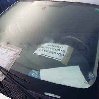 Soldano: era senza l'assicurazione e con il libretto scaduto, multa e auto sequestrata dalla Provinciale (Foto) Soldano: era senza l'assicurazione e con il libretto scaduto, multa e auto sequestrata dalla Provinciale (Foto)